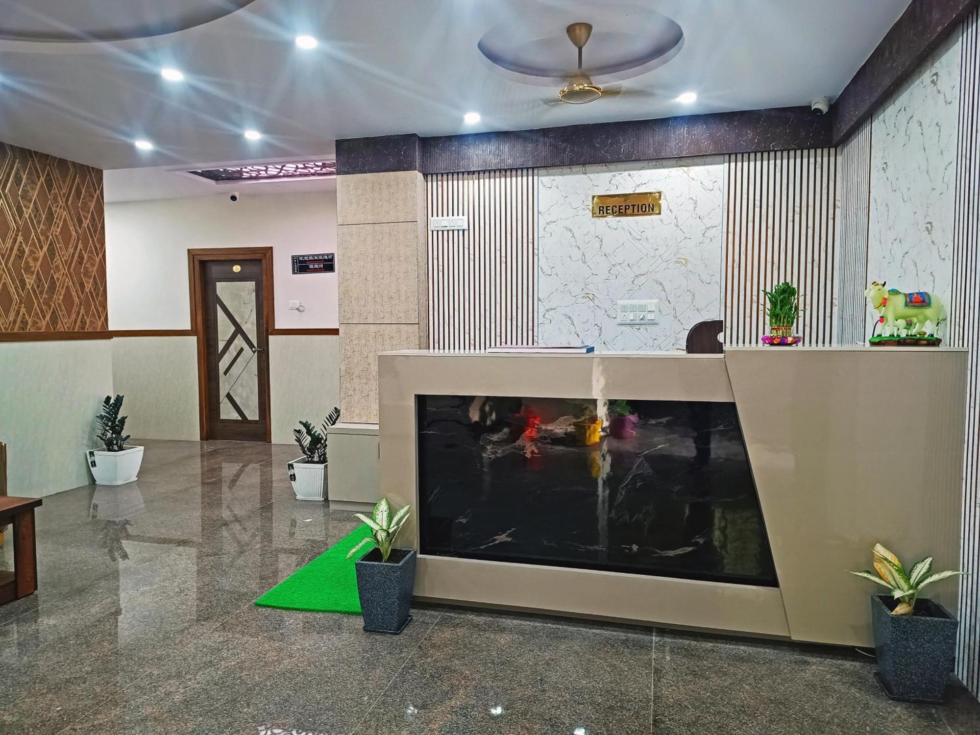 Hotel Achhu Palace 班加罗尔 外观 照片