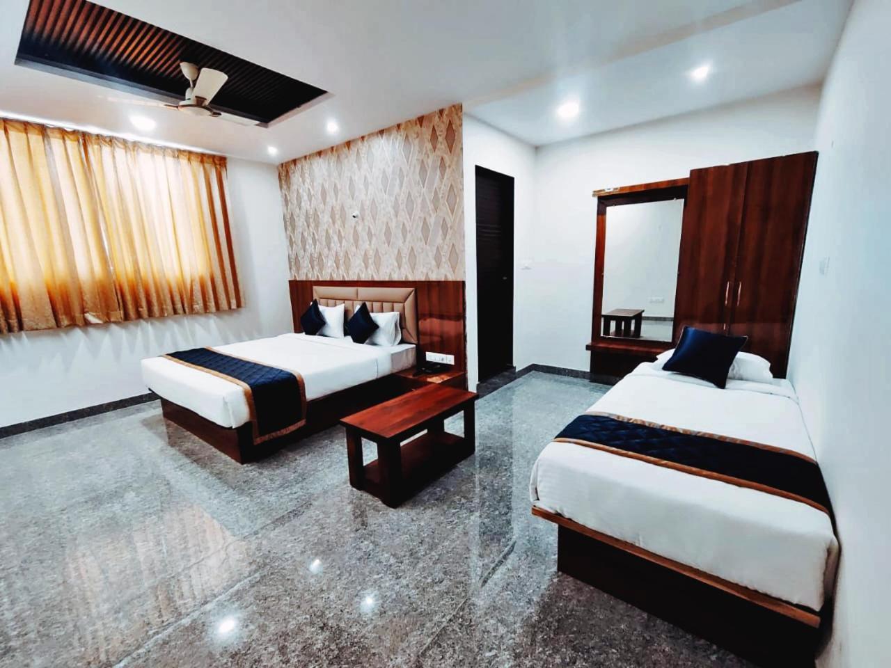 Hotel Achhu Palace 班加罗尔 外观 照片