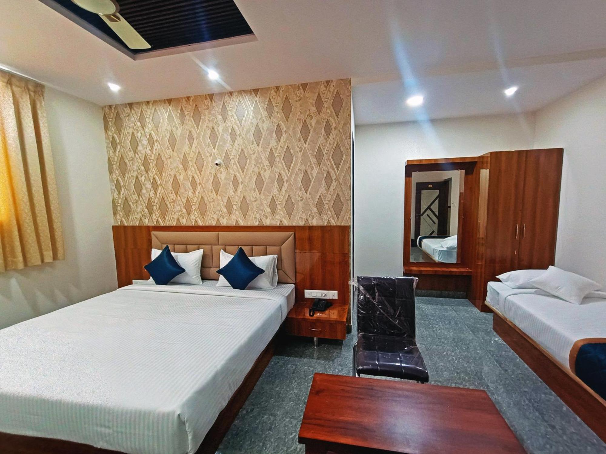 Hotel Achhu Palace 班加罗尔 外观 照片