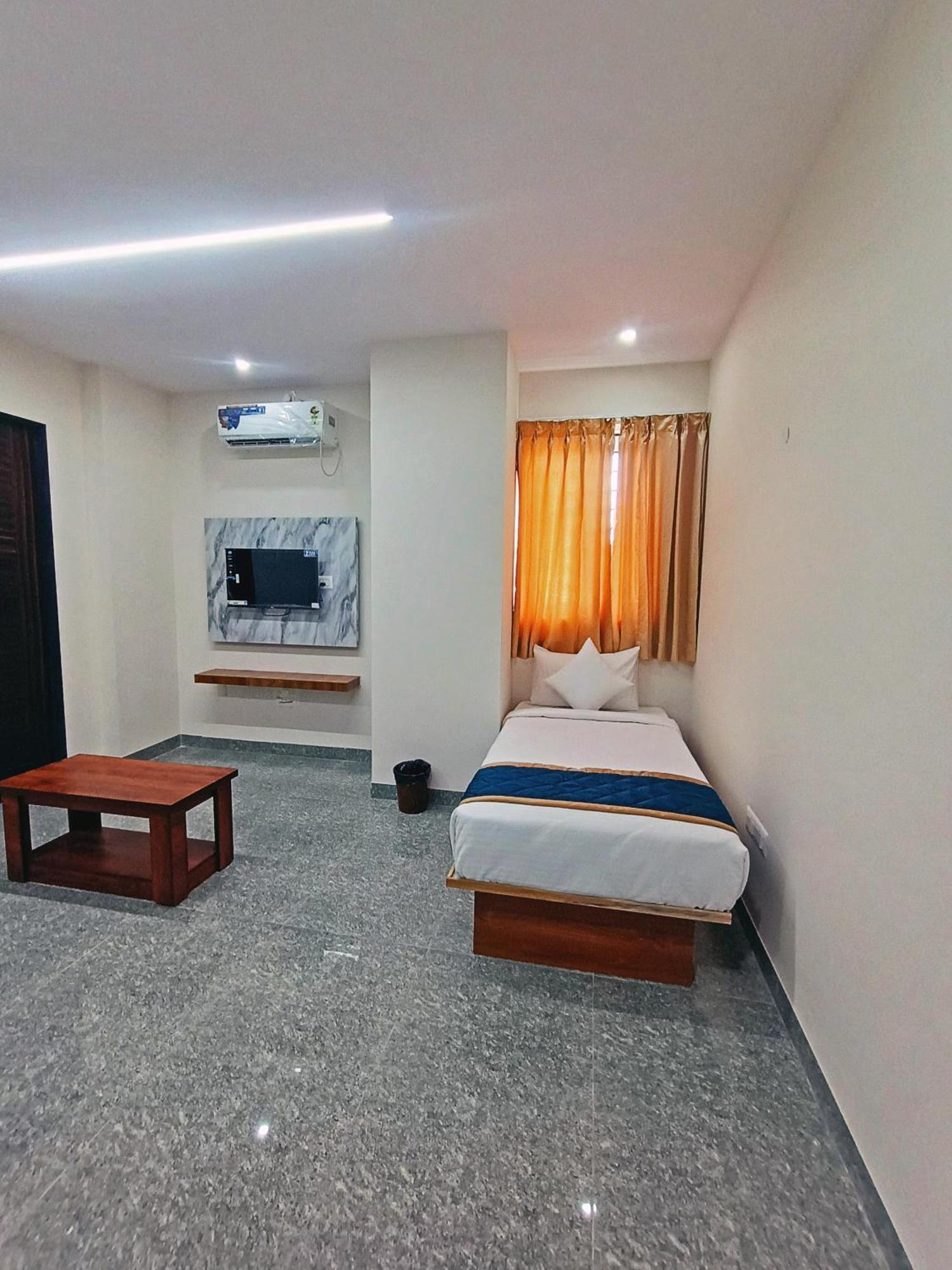Hotel Achhu Palace 班加罗尔 外观 照片
